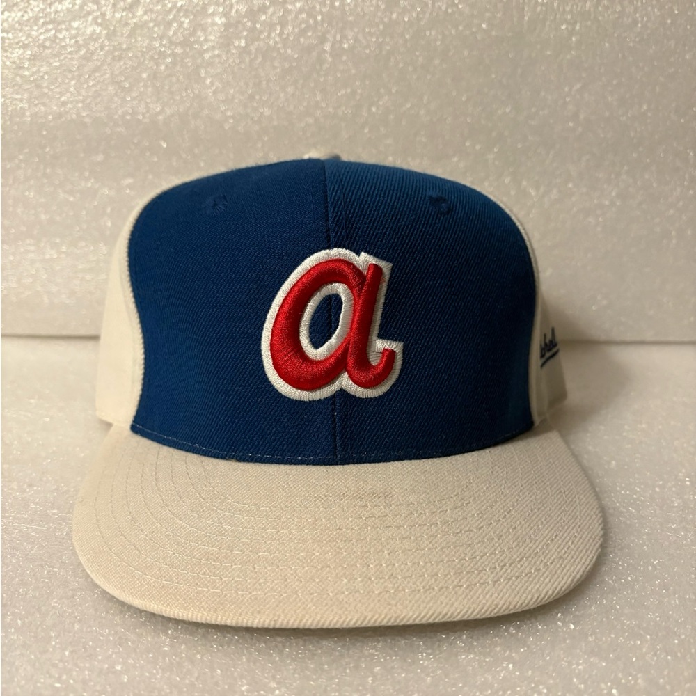 Atlanta Braves Fitted Hat

Size 7 3/8